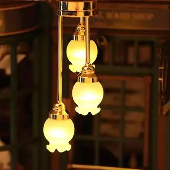 1:12 кукольных светильников Droplight Миниатюрная светодиодная люстра с тремя лампами-бутонами Потолочный светильник для кукольного дома Гостиная Спальня Декор Игрушка