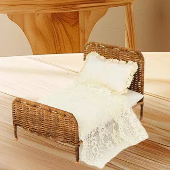 1/12 Модель кровати кукольного домика Мини-мебель для ролевых игр детей и обустройства спальни Cream White Lace