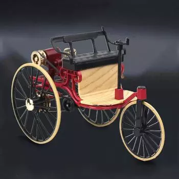 1:12 Трехколесная классическая модель автомобиля Модель из сплава Моделирование ретро трехколесной классической машины чёрный