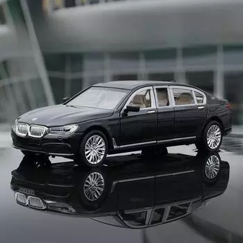 1:24 Модель легкосплавного автомобиля BMW 760 Extended — шестидверный, со звуковыми и световыми функциями синий