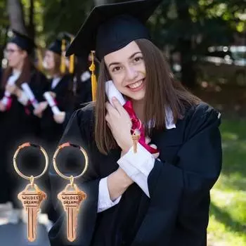 1/2/4 шт. брелок для ключей Wildest Dreams, прочный металлический портативный золотой брелок в форме ключа, держатель для сумки, рюкзака, подвесного украшения, подарка на выпускной 1pc