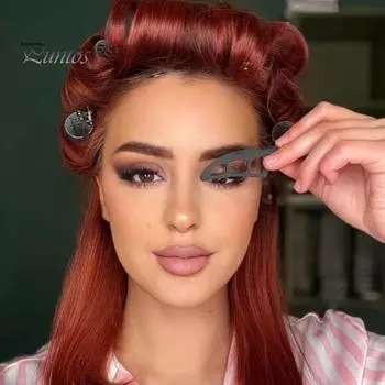 1/2 шт. Помощник для макияжа глаз, женский инструмент для теней для век, шаблон для подводки глаз, трафарет для подводки глаз, инструмент для нанесения теней для век 1pc