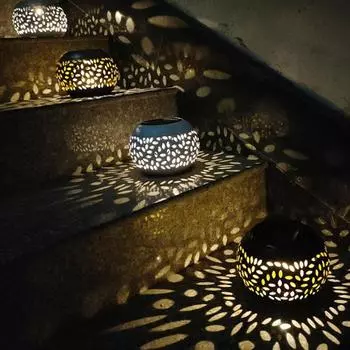 1/2 шт. солнечные фонари полый дизайн автоматическое включение/выключение уличные водонепроницаемые металлические светодиодные солнечные фонари украшения для крыльца и двора 2pcs белый