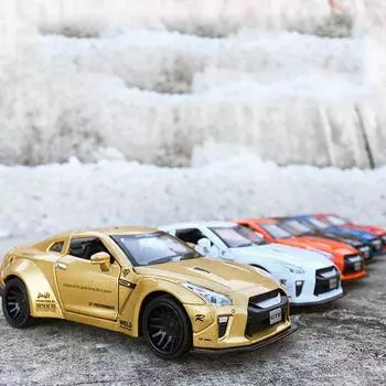 1:32 GtR литой автомобиль, модель автомобиля с горячим колесом, металлический корпус, двери можно открыть, музыкальная игрушка с освещением чёрный