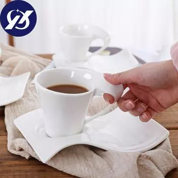 1/3 комплекта керамических кофейных чашек с волнистым блюдцем и ложкой, набор европейских маленьких роскошных парных молочных кружек, белая фарфоровая офисная чайная чашка, посуда для напитков 1 белый