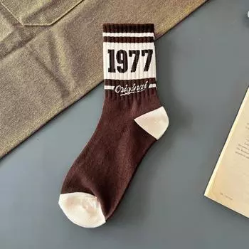1/5/8 пар ретро американских мужских носков средней посадки женские повседневные спортивные носки баскетбольные граффити с буквенно-цифровым узором One Size(EU 36-44)