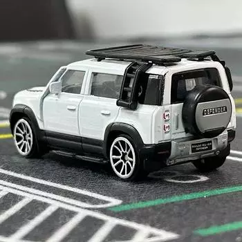 1:64 Land Rover Range Rover Легкосплавный автомобиль Land Rover Defender 110 Коллекционный подарок белый
