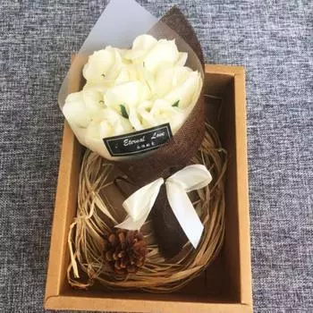 1 букет искусственных роз рука держит цветок фестиваль подарок партия декор шампанского