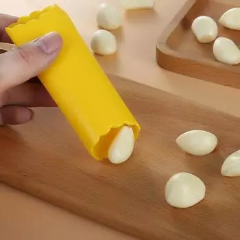 1 комплект, чеснокочистка и пресс для чеснока, эффективная силиконовая овощечистка, приспособление для очистки овощей, трубка для кухни, ресторана жёлтый