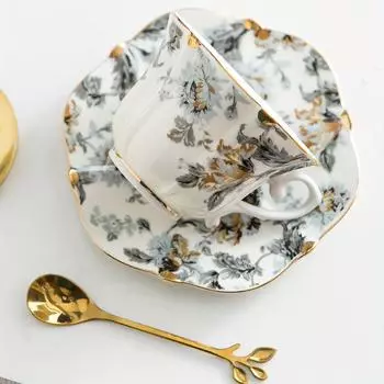 1 комплект винтажных чашек и блюдец в европейском стиле, керамическая кофейная чашка и тарелка, чашки для питья послеобеденного чая, подарки для напитков белый