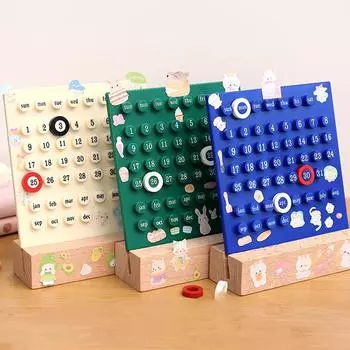 1 настольный календарь на деревянной основе, 3 кольца для маркировки даты, акриловое кольцо C