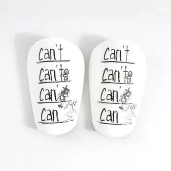 1 Pairs Wear Resistant Mini Shin Pads Small Leg Protector Shank Plates Soccer Shin Guards XS-White-Black