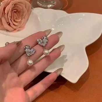 1 пара французских прекрасных элегантных сережек-гвоздиков в форме сердца из циркона с жемчугом 2.5*1cm