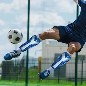 1 пара футбольных накладок на голень, гибкие стабильные щитки на голень, эластичные усиленные ремни, утолщенные противоударные, улучшенная ударопрочность, защита голени золотистый