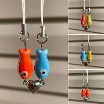1 пара керамических брелоков в виде рыбок с магнитным сердцем, функциональная пара брелоков в виде зеленых рыбок, отличный подарок A