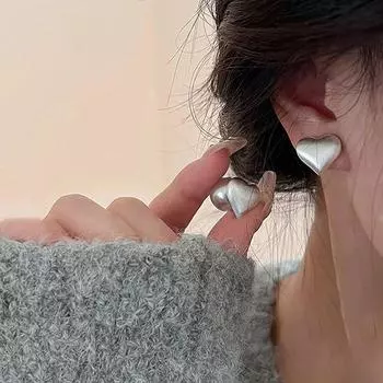 1 пара легких роскошных сережек-гвоздиков с жемчугом в форме сердца в корейском стиле, простые серьги для женщин и девочек, украшения для пирсинга на вечеринку OneSize