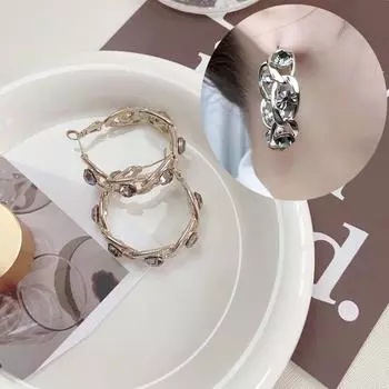 1 пара маленьких роскошных серых бриллиантов, большая петля для ушей, темпераментные поворотные светильники, роскошные модные серьги со вспышками и бриллиантами, универсальные серьги