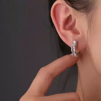 1 пара маленьких сережек-хаги, гладко отполированные медные серьги в форме дракона, однотонные серьги, легкие повседневные серьги-кольца для свиданий, поездок на работу, вечеринок серебряный