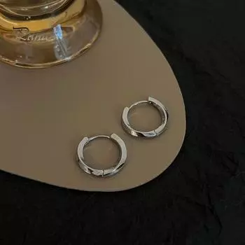 1 пара маленьких сережек-хаги из гладко отполированного сплава, однотонные серьги унисекс, легкие повседневные серьги-кольца для свиданий, поездок на работу и вечеринок серебряный