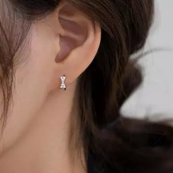 1 пара маленьких сережек-колец с бантиком, декор в форме круга, со стразами, хрящевое ухо