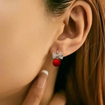 1 пара модных сережек-бантиков из сплава и красных бусин для женщин, идеально подходит для рождественской вечеринки One Size красный