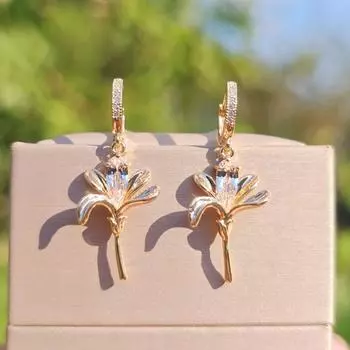 1 пара модных висячих сережек с цветами для женщин, ювелирные изделия из кубического циркония, аксессуары для рождественской вечеринки золотой