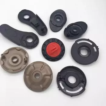 1 пара мотоциклетных шлемов с фиксированной пряжкой, поворотным переключателем, пряжкой, держателем зеркала, основанием линзы, кнопкой для линзы шлема, винтами для шлемов