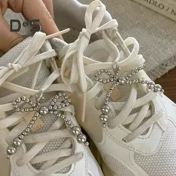 1 пара подвесок для украшения обуви в форме банта из искусственного жемчуга с бусинами и зажимом, самодельные подвески для шнурков для сандалий, аксессуары для обуви, брелок для сумки, автомобильные подвески A