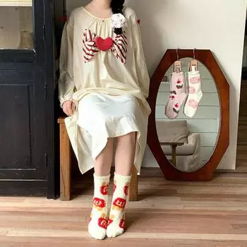 1 пара прекрасных женских носков Kawaii, утолщенные кашемировые носки средней длины, мягкие теплые носки для девочек, верхняя одежда, носки для пола 2