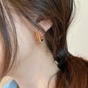 1 пара сережек-колец, тонкая работа, износостойкие, неаллергенные, отличный темперамент, безболезненное ношение ушных украшений золотистый