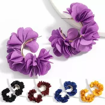 1 пара сережек-пусетов. Тонкая работа. Все подходят. Устойчивый к выцветанию. Элегантный C-образный лепесток из ткани из сплава. жёлтый