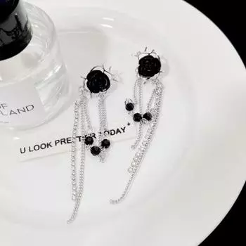 1 пара темных стильных серег с шипами и розами, металлическая цепочка с кисточками и стразами, висячие серьги-гвоздики, ювелирные изделия, подарок чёрный