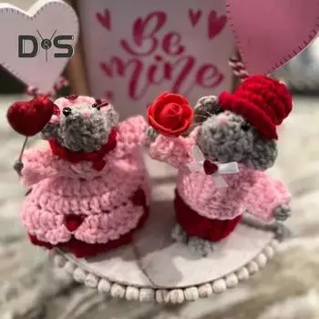 1 пара вязаных крючком мышей, пара мышей, ручная работа, украшения ко Дню святого Валентина, кукла-мышь для стола, каминной полки, прикроватного столика розовый