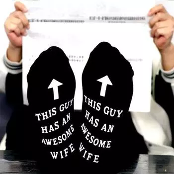 1 пара забавных хлопковых носков средней длины с буквенным принтом, высокая эластичность, противоскользящие, мягкие, без запаха, унисекс, противоусадочные спортивные носки до середины икры чёрный