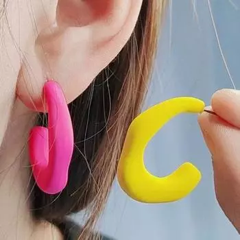 1 пара женских C-образных ярких цветов, гладких легких украшений для ушей, женских выпускных вечеринок, коктейлей чёрный