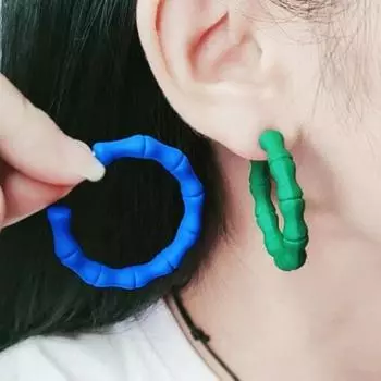 1 пара женских одинарных сережек-кольца, модные милые стильные акриловые круглые серьги ярких цветов, праздничное платье, украшения для ушей, аксессуары на день рождения