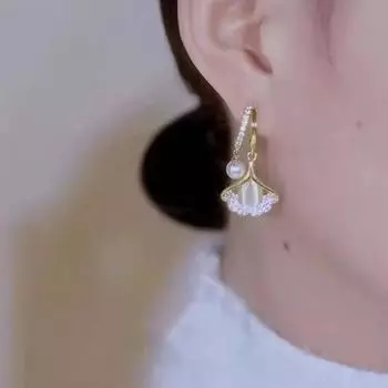 1 пара женских подвесных сережек в форме листьев гинкго с искусственным жемчугом и стразами, гладкие полированные украшения для ушей, вечерние, выпускные, свидания золотистый