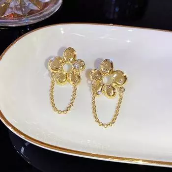 1 пара женских сережек-гвоздиков с полым цветком и кисточкой в стиле ретро со стразами