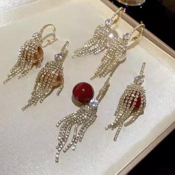 1 пара женских сережек-хаги с искусственным жемчугом и стразами, висячие серьги-кисточки, длинные висячие серьги-гвоздики для выпускного вечера, банкета, уха белый