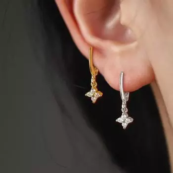 1 пара женских сережек Huggie с кубическим цирконием, подвеска в виде клевера, удачи, гальванический сплав, ювелирные изделия для ушей, женские зажимы для ушей для выпускного вечера, коктейльная вечеринка, зажимы для ушей с рычагом золотистый