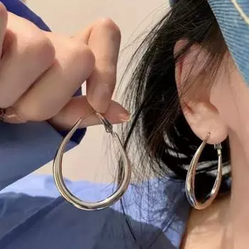 1 пара женских сережек-колец в преувеличенном стиле, большие серьги-кольца, гладкая поверхность, однотонные, легкие висячие серьги, украшения для клубной вечеринки серебряный