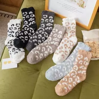 1 пара женских зимних носков, толстые противоскользящие носки из кораллового флиса, защита лодыжки средней длины, теплые, мягкие, эластичные, в тон, с леопардовым принтом, напольные носки белый