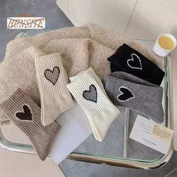 1 пара женских зимних носков, толстые, теплые, мягкие, эластичные с принтом в виде сердца, без запаха, противоскользящие, защита лодыжки, спортивные носки средней длины чёрный