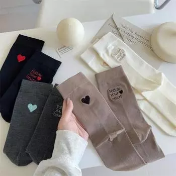1 пара зимних носков с вышивкой в виде букв и сердец, средней длины, высокоэластичные, противоскользящие, один размер, подходит всем, однотонные спортивные повседневные носки серый