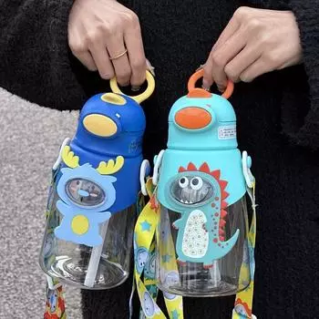 1 шт. 750 мл пластиковая соломенная бутылка для воды с изображением животных из мультфильма, кнопка с откидной крышкой, бутылка для воды с веревкой, портативная для ежедневного домашнего активного отдыха на открытом воздухе 0.75L зелёный