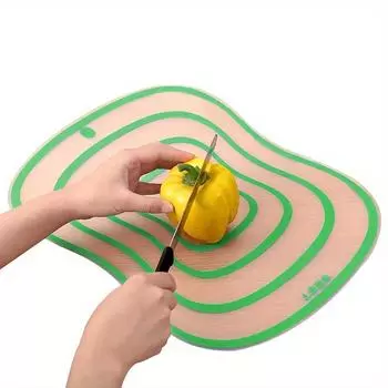 1 шт. Гибкая переносная разделочная доска для использования на открытом воздухе - нескользящий, сгибаемый полипропиленовый пластик случайного цвета со спиральным узором. S
