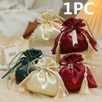 1 шт. Элегантный красный бархатный свадебный мешочек с жемчужным шармом, шелковой лентой, застежкой, конфетами, шоколадом, модным карманом на шнурке 15x13cm