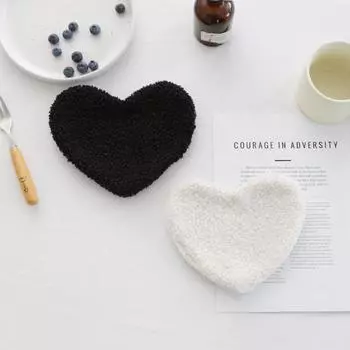 1 шт., коврик для стола, кухонные принадлежности, подставка под стакан, изоляционная подкладка из полиэфирного волокна, салфетки для украшения дома в форме сердца, пушистые