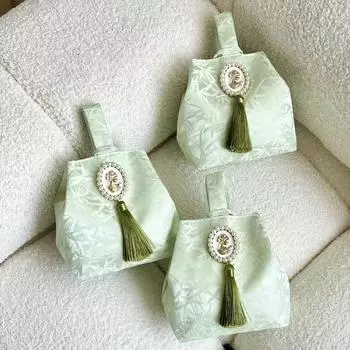 1 шт. Красивая элегантная французская розовая подарочная сумка-тоут, эстетическая свадебная вечеринка, женский праздничный сувенир, подарочная сумка с кисточками, упаковочная сумка 13.8x8x16 cm светло-зеленый