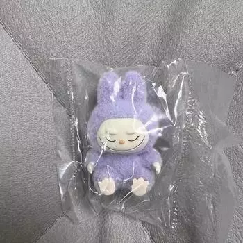 1 шт. Мини Лабубу Сидящая кукла Фигурка Модель Настольное украшение